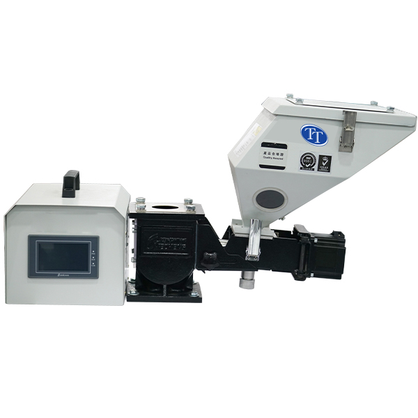 Plastic mixer machine in Pune featuring a volumetric doser